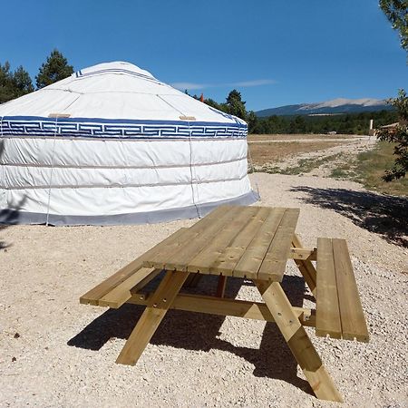 A Ventoux Yourte Monieux エクステリア 写真